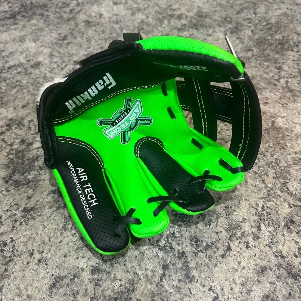 Teeball Left Hand Glove For Kids Green & Black Brand new Youth
